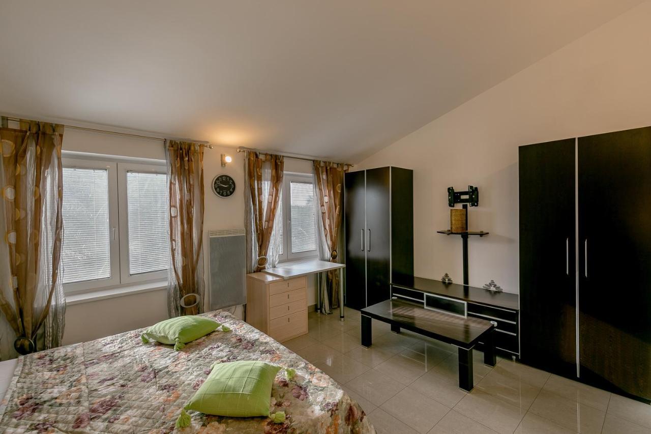 Olive Garden Apartment Petrovac Bagian luar foto