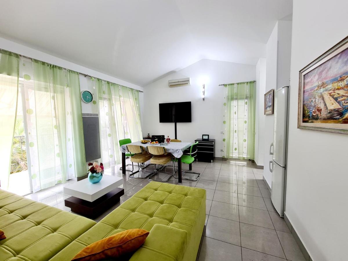 Olive Garden Apartment Petrovac Bagian luar foto