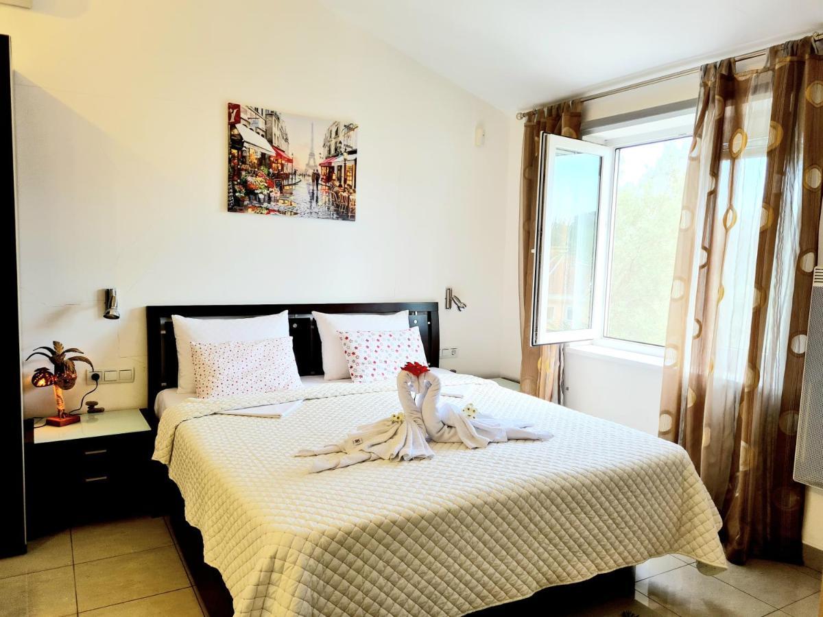 Olive Garden Apartment Petrovac Bagian luar foto