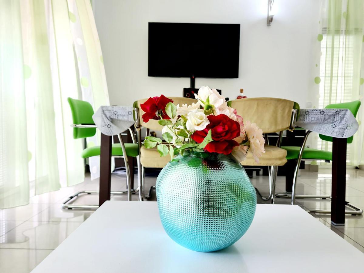 Olive Garden Apartment Petrovac Bagian luar foto
