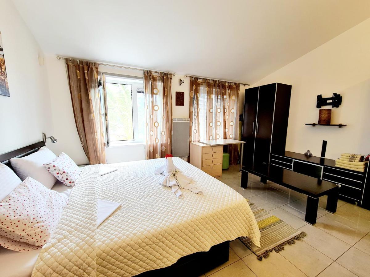 Olive Garden Apartment Petrovac Bagian luar foto
