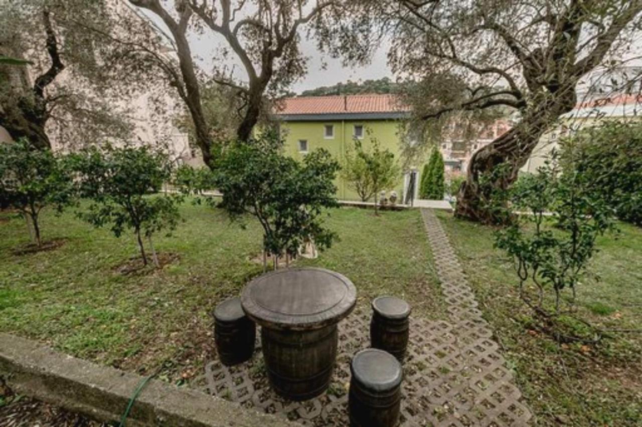 Olive Garden Apartment Petrovac Bagian luar foto